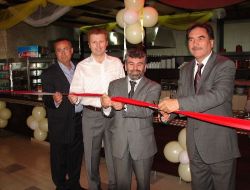 Pekdemir, Restoran Sektörüne De Girdi