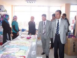 Ahlat'ta Fakir Öğrenciler Yararına Kermes Açıldı