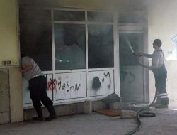 Tinercilerin Kaldığı Dükkan Yandı