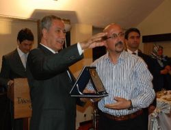 ARINÇ: "Engellilere Yaptığımız Yardımı Her Sere Artırmaya Çalışıyoruz"