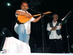 Edip Akbayram'ın İlginç Uçak Anısı