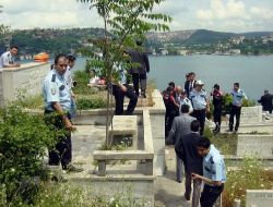 Saldırgan Polisten Önce Bıçakla Vatandaşlara Saldırmış