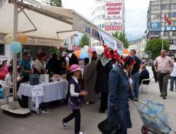 Edremit'te Anaokulu Kermesi İçin Veliler Çalıştı