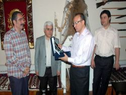 Fatih Kısaparmak, Öğrenciler Tarafından "en Duyarlı Sanatçı' Seçildi