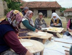Yağmur Yağması İçin Gözleme Yapıp, Hayır Dua İstediler