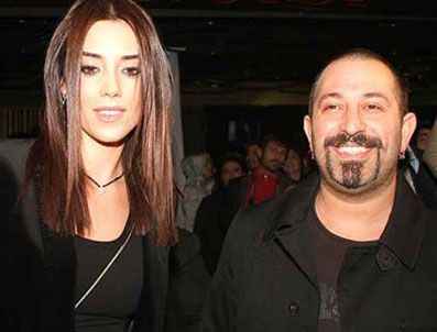 CEM CANSU DERE’NİN EVİNDEN ÇIKMIYOR