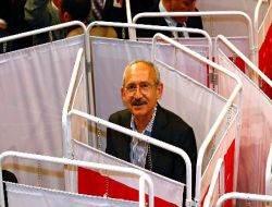 Rakipsiz Gandi Kemal, CHP'de 7. Genel Başkan