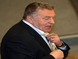 Jirinovski,Türkiye'nin Sigara Yasağını Övdü!