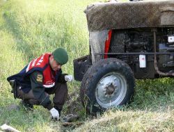 Suşehri'nde Traktör Devrildi: 1 Ölü, 2 Yaralı