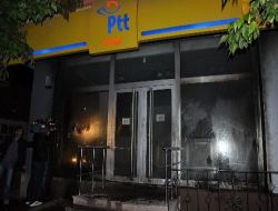 Kâğıthane'de Ptt Şubesine Molotoflu Saldırı