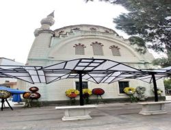 Hocazade Camii'nin Avlusuna Yağmurluk-gölgelik Yapıldı