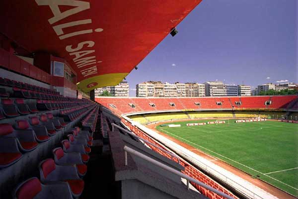 Ali Sami Yen'de Şok!!