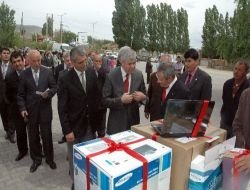 Hayırseverden 3 İlköğretim Okuluna Yardım