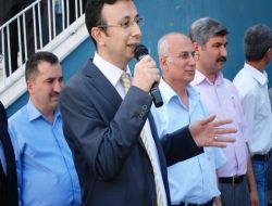 Karanlığa Bir Mum Dikmek İsteyen Öğrenciler İki Haftada 3 Bin Kitap Topladı