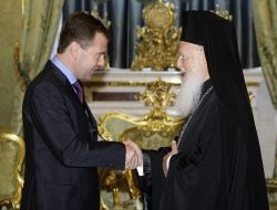 Medvedev Fener Rum Patriği Bartholomeos'u Kabul Etti; Kremlin Ortodoks Birliğinden Memnun!!