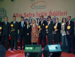 Altın Sofra İyilik Ödülü'nü Havran Kaymakamlığı Aldı