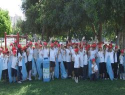 Antalya'da İlköğretim Öğrencileriyle Çevre Temizliği