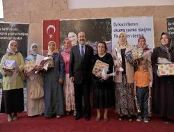 Trabzon'da Okuma Ve Yazma Öğrenen 61 Kişi Sertifika Aldı