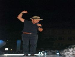 Mustafa Sandal Çanakkalelileri Büyüledi!