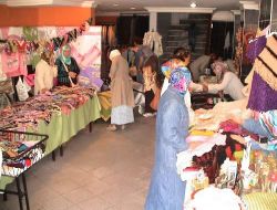 Sinop'ta Fakir Öğrenciler Yararına Kermes Düzenlendi
