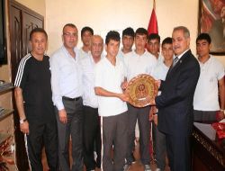 Şampiyon Takım Futbolcuları Başkan Kara'yı Ziyaret Etti!