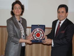 Yozgatlı Avukattan Bozok Üniversitesi'nden 100 Öğrenciye Burs Desteği