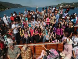 Bağcılarlı Vatandaşlar, Fethin 557. Yıldönümünü Boğaz Turu İle Kutladı