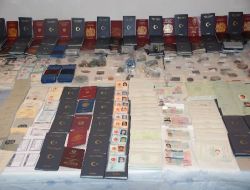 Gaziantep'te 25 Kişilik Sahte Pasaport Çetesi Çökertildi