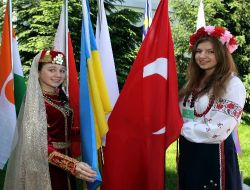 Türkçe Olimpiyatlarına Katılan Hediye, Kırım'da Çocuk Programları Sunuyor!