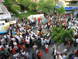 Alsancak Şenliği Renkli Başladı