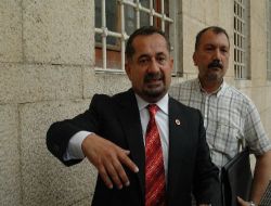 Chp'li Meclis Üyesi, Adana Büyükşehir Belediye Meclisi'nin Feshi İçin Mahkemeye Başvurdu