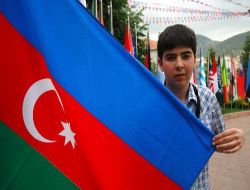 Azeri Elnur'un En Büyük Hayali Hayranı Olduğu Emrah'la Tanışmak
