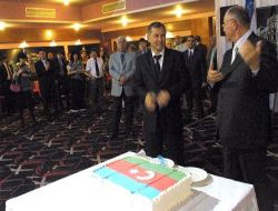 Azerbaycan'ın Cumhuriyet Günü'nün 92. Yıldönümü Özbekistan'ın Başkenti Taşkent'te De Kutlandı!