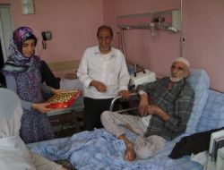 Okuma Salonu Öğrencilerinden Anlamlı Ziyaret