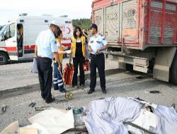 Gebze'de Kamyon İle Servis Otobüsü Çarpıştı; 1 Ölü, 1 Yaralı!