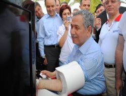 Arınç, Alanya Turizm ve Sanat Şenliği'nde Kortej Yürüyüşüne Katıldı!