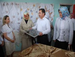 Yenibey Seymer'de Yıl Sonu Sergisi Heyecanı