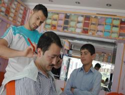 Kişiye Özel Tıraş Dolabı Oluşturan Kuaför Büyük İlgi Görüyor