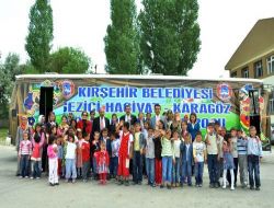 Belediye Otobüsü Bu Sefer Hacivat- Karagöz Oyunu İçin Turlayacak