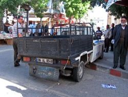 Otomobil Pazara Daldı: 1 Ölü