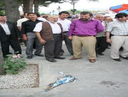 Erzincan'da Gıyabi Cenaze Namazından Sonra İsrail Bayrağı Yakıldı