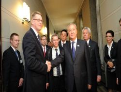 Kazakistan Meclis Başkanı Muhamedjanov, Finlandiyalı Mevkidaşı İle Görüştü