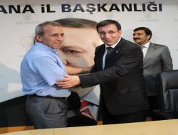 AK Parti'nin Belediye Başkanvekili Adayı Mustafa Esenkurt