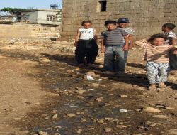 Esentepe Köyünde Açıktan Akan Kanalizasyon Suları Her Türlü Hastalığa Davetiye Çıkarıyor