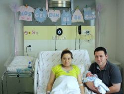 Dör Yıl Önce Böbrek Nakli Olan Genç Kadın, Anne Oldu