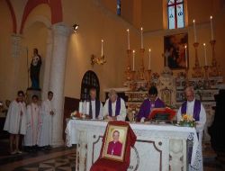 Öldürülen Episkopos İçin Kilisede Ayin Düzenlendi