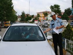 Polisler Sürücülere Yeni Koltuk Uygulamasını Anlattı