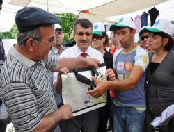 Engelli Çocuklar Temiz Bir Çevre İçin Bez Torba Dağıttı