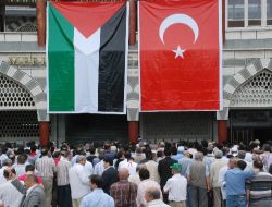 Rize'de, Gazze'de Ölenler İçin Gıyabi Cenaze Namazı Kılındı!