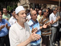 Balıkesir'de, Gazze'de Ölenler İçin Gıyabi Cenaze Namazı Kılındı!